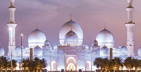 Sheik Zayed Grand Mosque during beautiful cloudy sunset